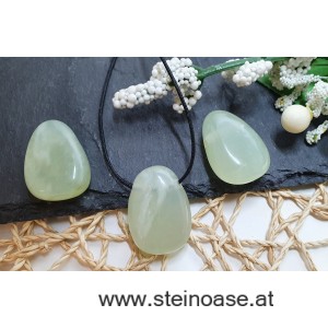 Anhänger Serpentin Jade gebohrt